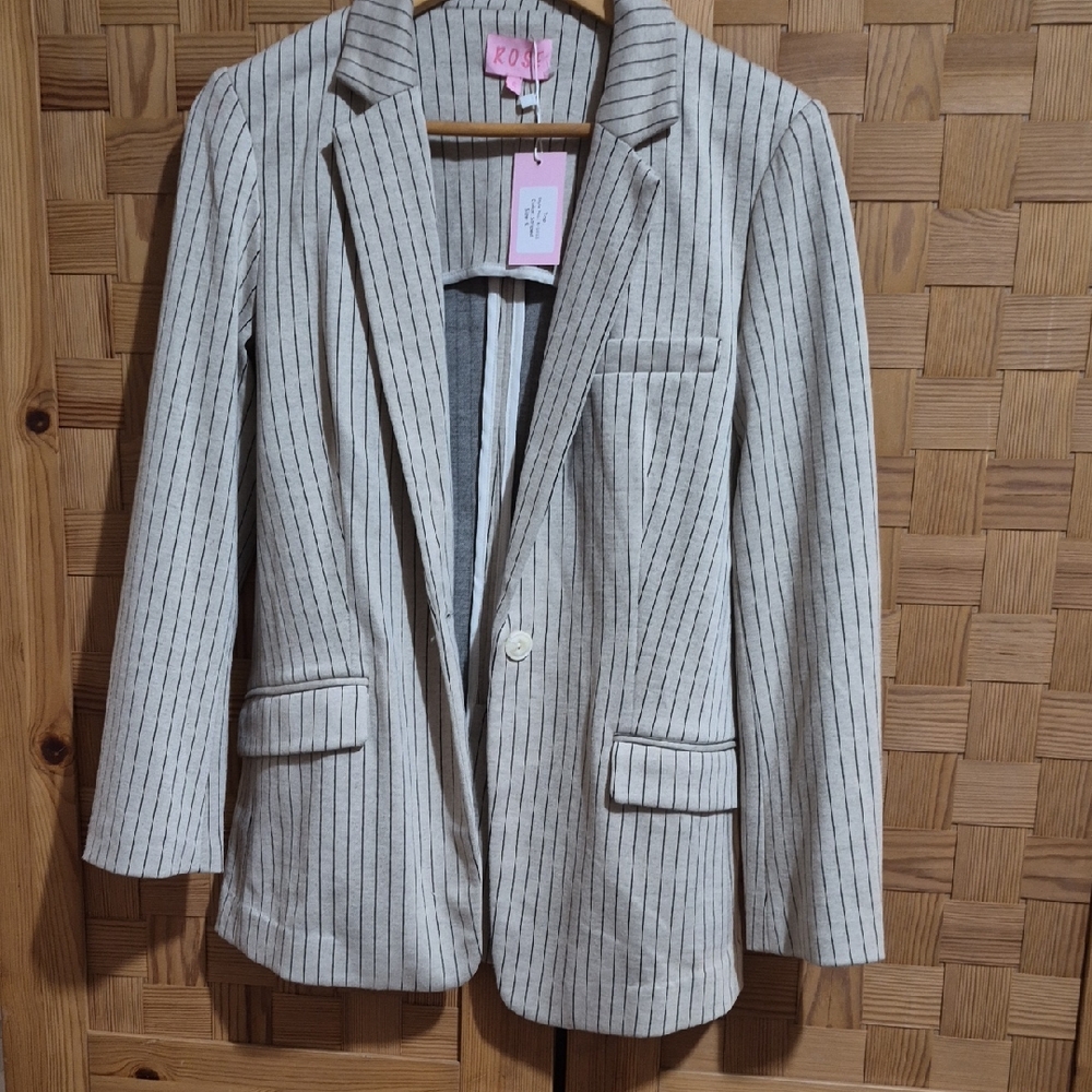Chic Striped Blazer in Cream and Black